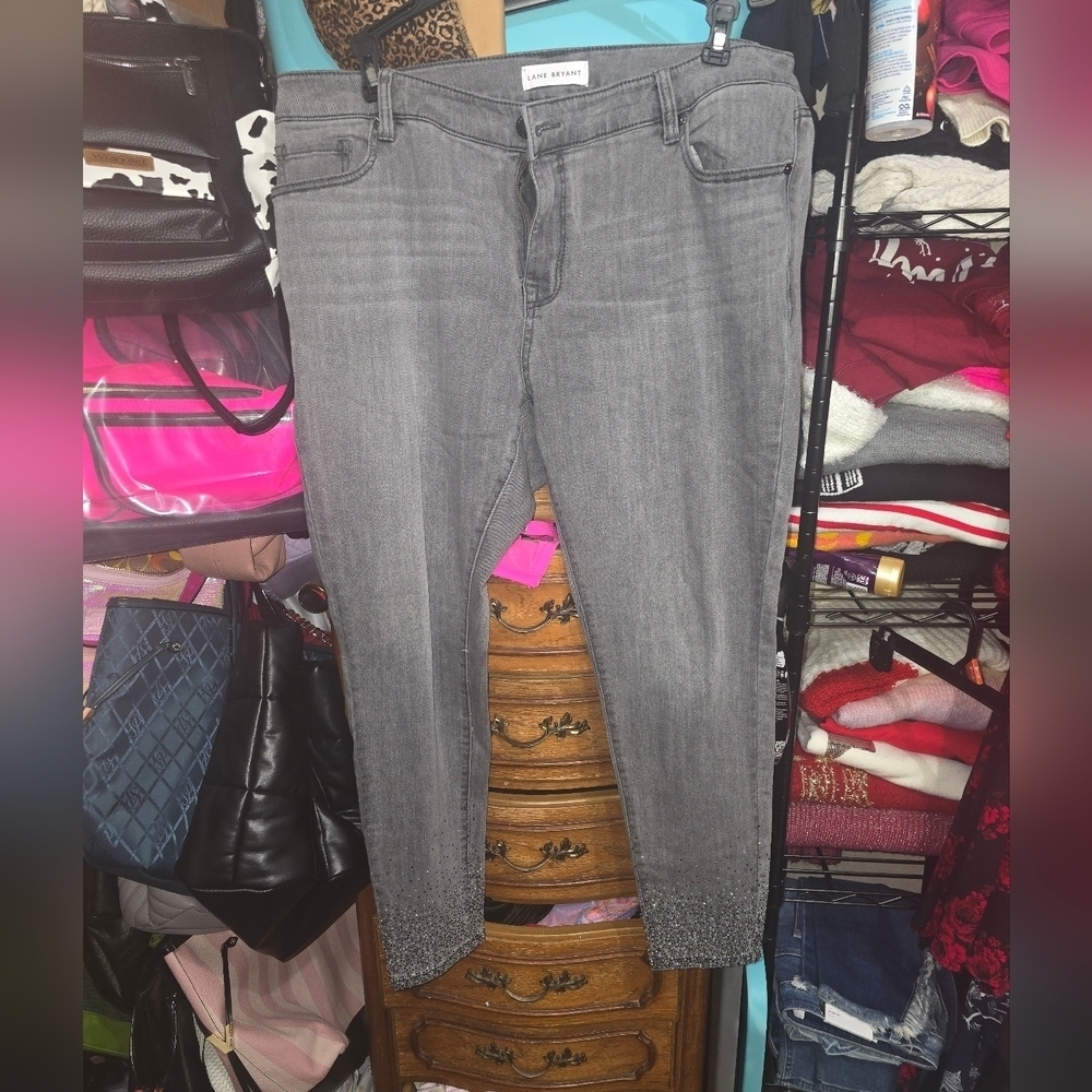 LIKE NEW LANE BRYANT 16 GREY RHINESTONE HEM SKINNY JEANS